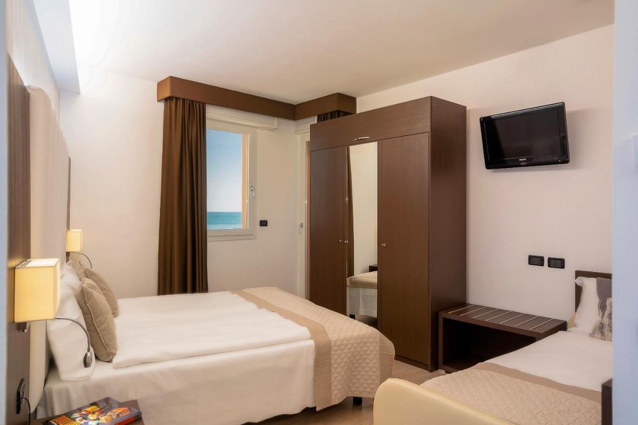 Hotel Adria Sul Mare Каорле Экстерьер фото