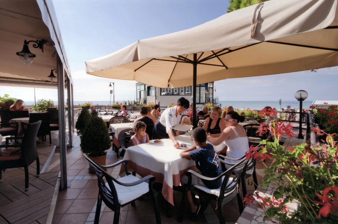 Hotel Adria Sul Mare Каорле Экстерьер фото