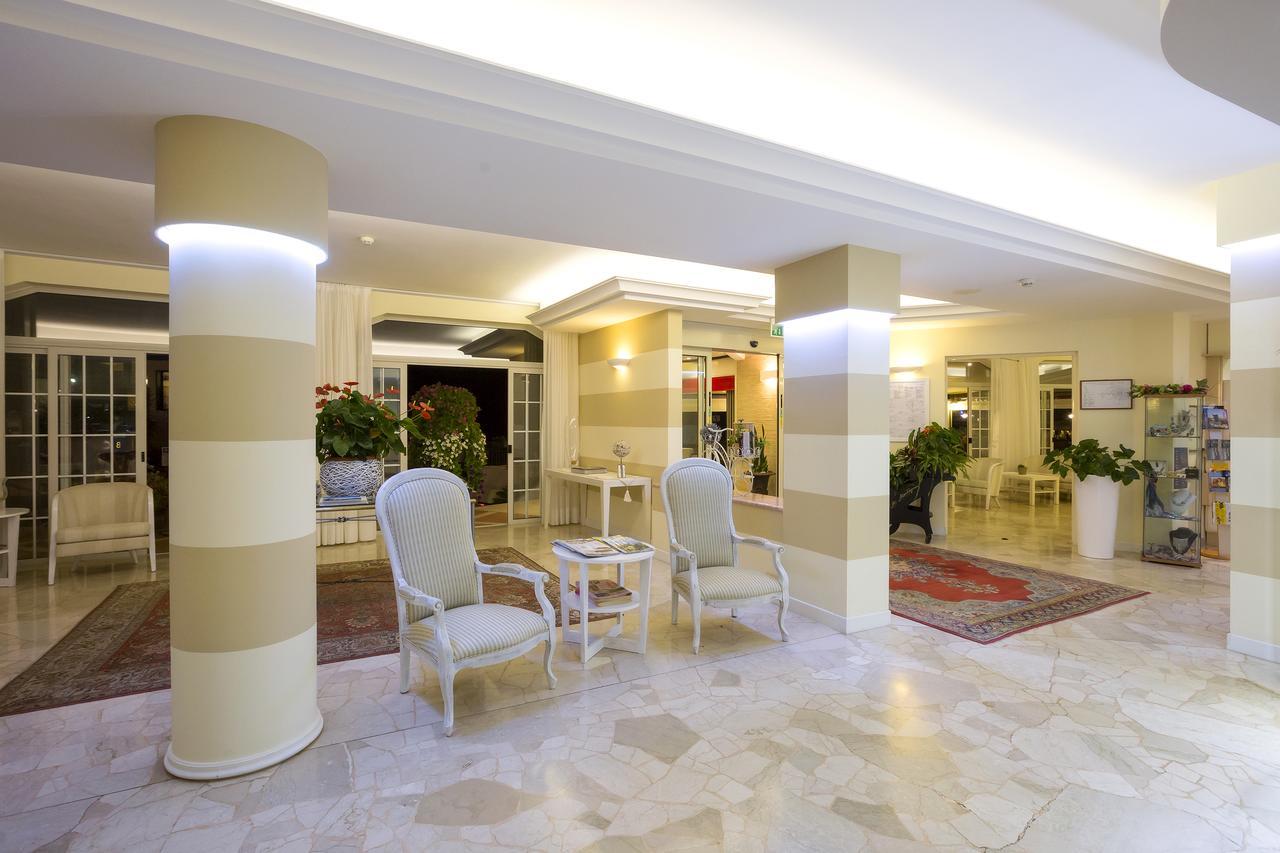Hotel Adria Sul Mare Каорле Экстерьер фото