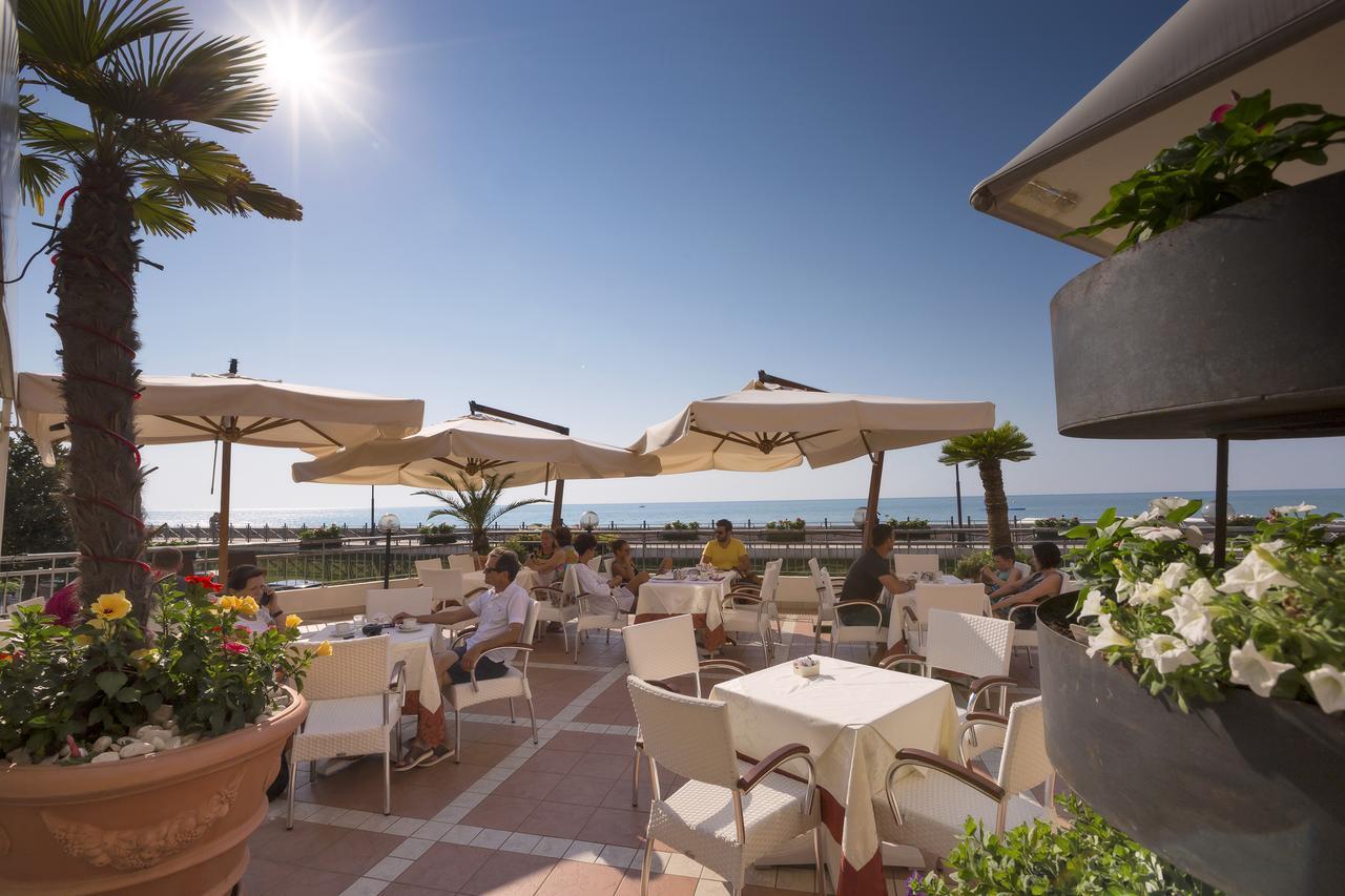 Hotel Adria Sul Mare Каорле Экстерьер фото