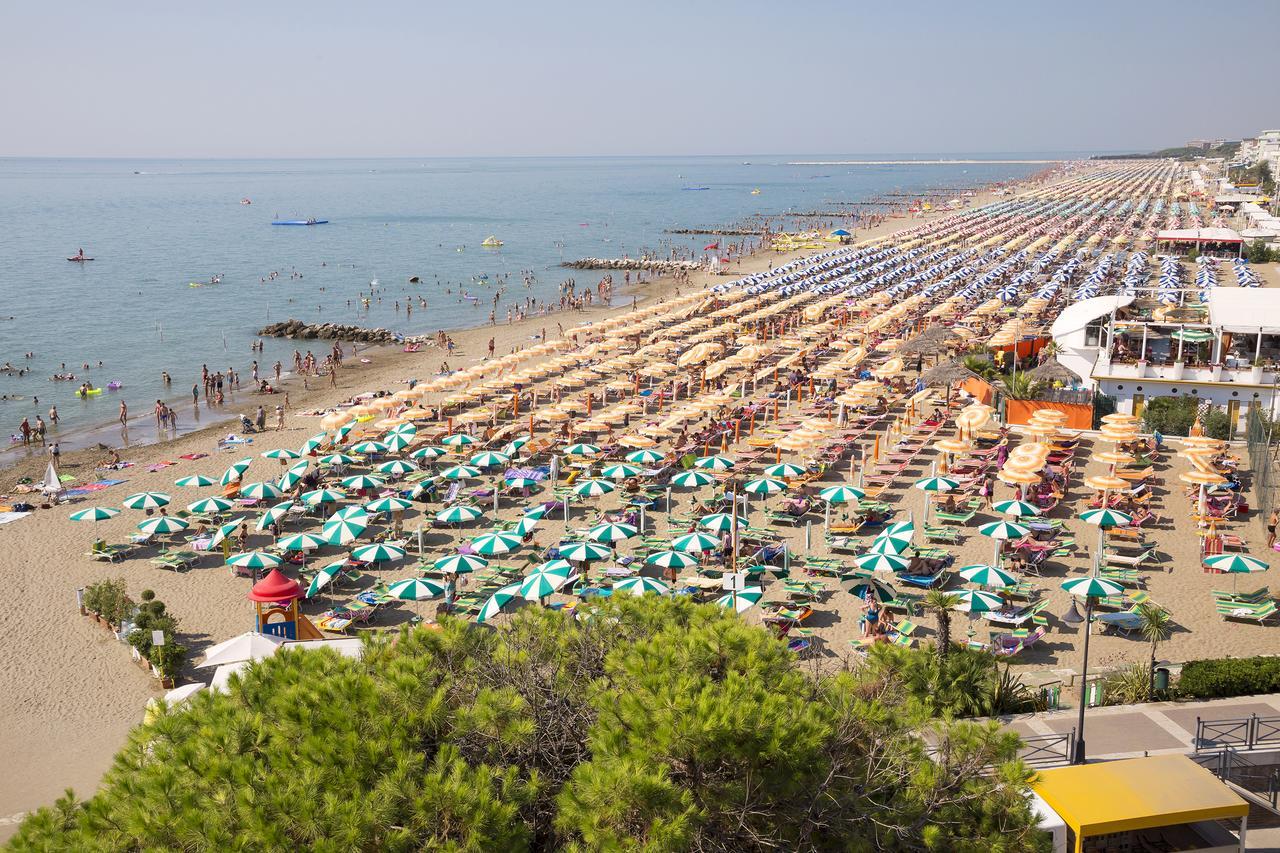 Hotel Adria Sul Mare Каорле Экстерьер фото