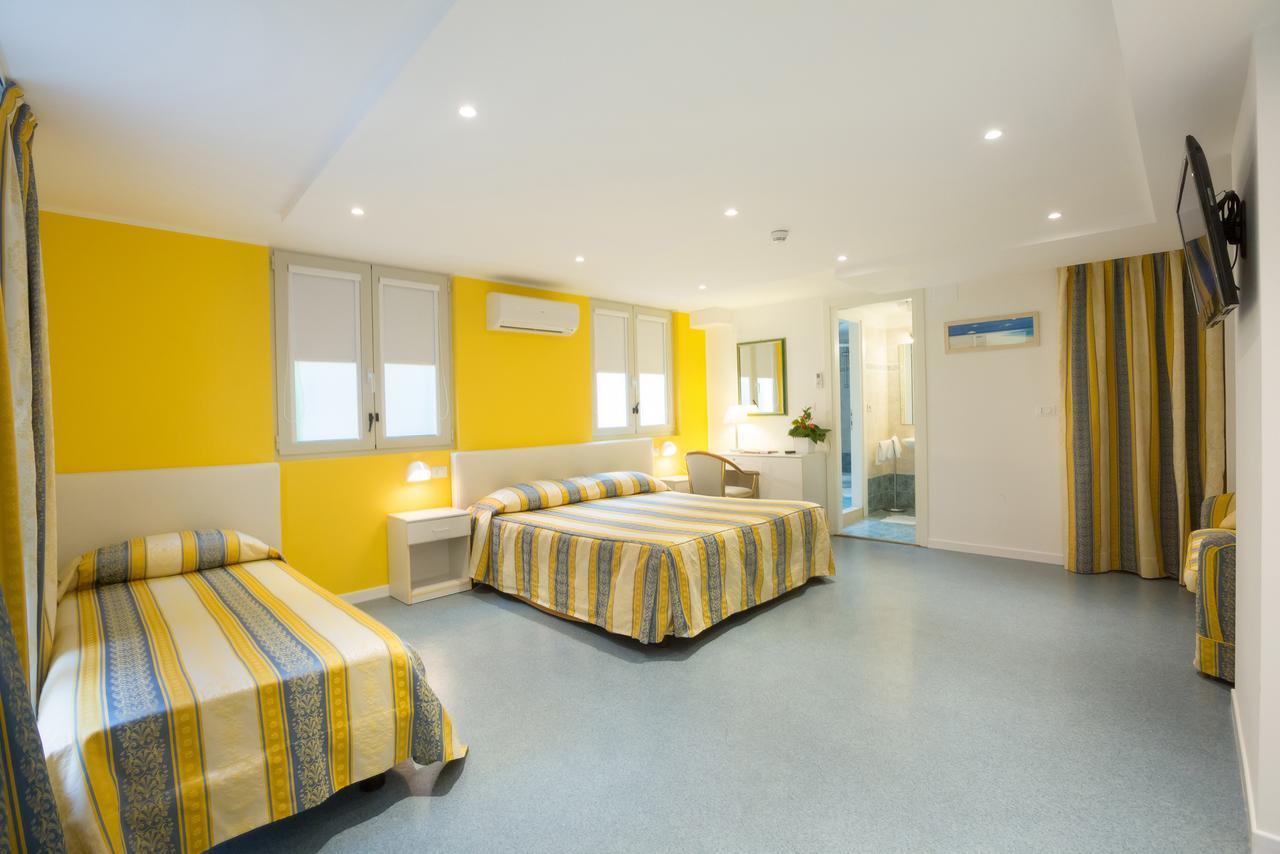 Hotel Adria Sul Mare Каорле Экстерьер фото